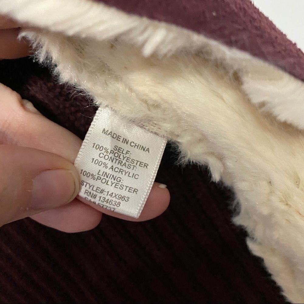 Just Fab white faux fur maroon sweater medium - Picture 4 of 8